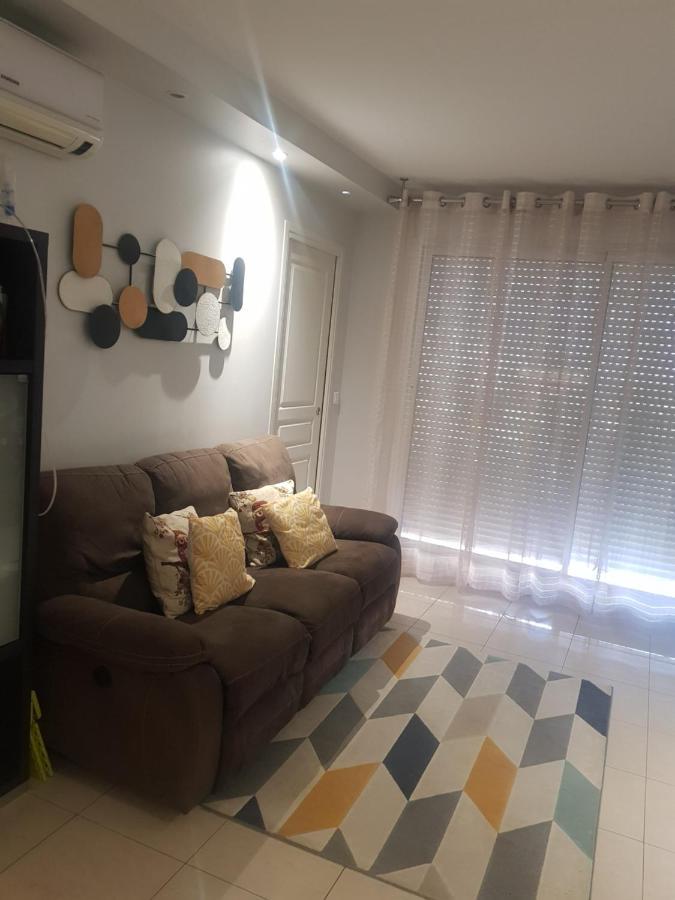 Beau Appartement Avec Garage Ferme بوزولي المظهر الخارجي الصورة